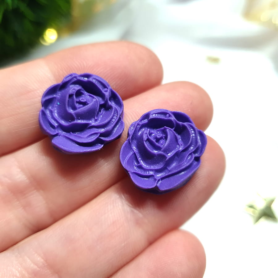 Kolczyki fioletowe z glinki polimerowej, fioletowe różyczki sztyfty, wkrętki - Smocze Skarby